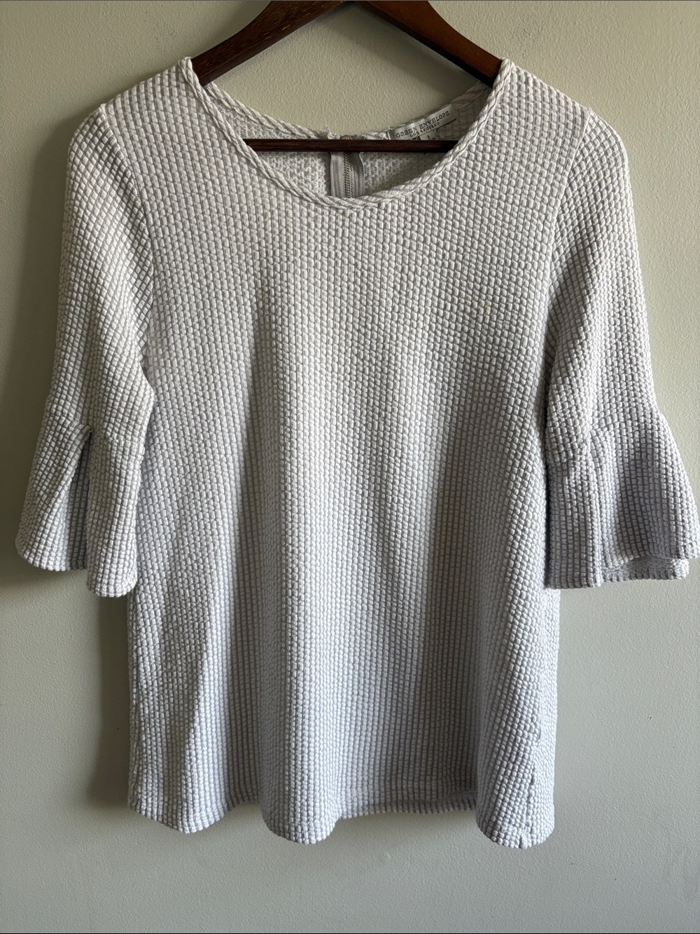 Green Envelope by A.N. Russell White Textured Waffle Knit Bell Sleeve Top L USA
